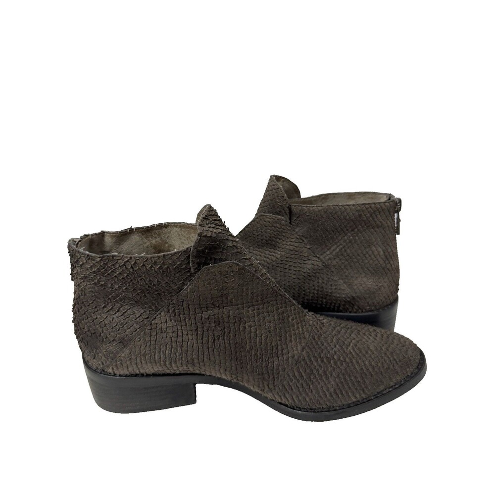Eileen Fisher Tuck Textured Leather Ankle Booties Women’s Sz 9  Almond Toe